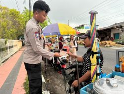 Polresta Cilacap Gelar Binluh dan Bagikan Stiker Anti Premanisme di Adipala.