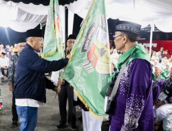 Bupati Simalungun Lepaskan Keberangkatan Jamaah Haji, Bupati Berpesan Jaga Kesehatan