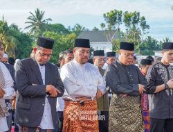 Bupati Batu Bara Laksanakan Sholat Idul Adha 1446 Hijriyah Bersama Warga Simpang Dolok