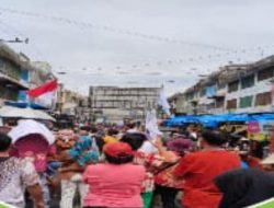 Aksi Tutup Jalan Oleh KP2H Ganggu Aktivitas Pasar Horas,Organisasi Pedagang Protes