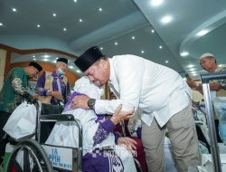 Suasana Haru, Bupati Batu Bara Sambut Kepulangan Jemaah Haji Batu Bara