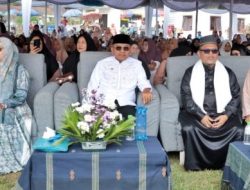 Bupati Simalungun Ajak Masyarakat Bersinergi Majukan Daerah pada Tabligh Akbar Tapian Dolok. 