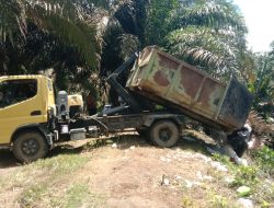 Warga Protes Pembuangan Sampah Diduga dari Kawasan Industri Sei Mangkei , Minta Dinas terkait Segera Bertindak .