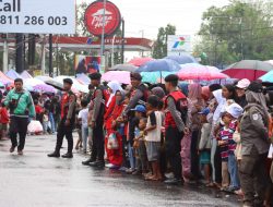 Polresta Cilacap Kawal Karnaval Mobil Hias 2025, Warga Nikmati HUT RI ke-80 dengan Nyaman*
