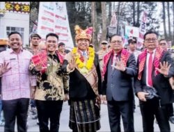 Kolaborasi dan Peningkatan Pariwisata: Wakil Bupati Simalungun Hadiri Festival Bunga dan Buah Tanah Karo 2025.