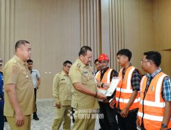 Tingkatkan Kualitas SDM, Bupati Batu Bara Serahkan 60 Sertifikat Kompetensi K3*