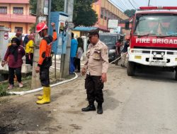 Polsek Serbalawan Bersama Forkopimca Bersihkan Parit Buangan Air, Cegah Banjir Di Musim Penghujan
