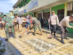 Polsek Serbalawan Evakuasi dan Bersihkan Sisa Banjir yang Rendam 120 Rumah, Ini Keterangan Kapolsek 👇👇*
