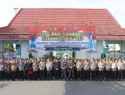 Apel Pam Swakarsa 2025, Bupati Cilacap Bersama Kapolresta Cilacap Ajak Warga Jaga Kamtibmas Bersama*