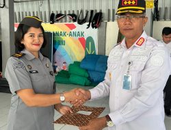 Apresiasi Kinerja, Kalapas Labuhan Ruku Sematkan Tanda Kenaikan Pangkat untuk Dua Orang Pegawai