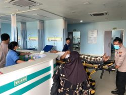 POLRESTA CILACAP BANTU EVAKUASI WARGA SAKIT DIABETES KE RUMAH SAKIT*