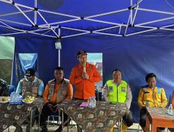 Polresta Cilacap Terjunkan Personel hingga Anjing Pelacak untuk Bantu Evakuasi Longsor di Cibeunying Kecamatan Majenang*