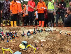 Gubernur Jawa Tengah Tinjau Lokasi Longsor Majenang, Kapolresta Cilacap Pastikan Pengamanan dan Evakuasi Berjalan Lancar*