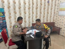 Hari ke-10 Ops Zebra Candi, Sidokkes Polresta Cilacap Gelar Pengecekan Kesehatan dan Pemberian Vitamin untuk Personel*