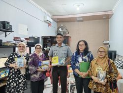 Sinergi Tingkatkan Literasi, Lapas Labuhan Ruku Dapat Bantuan Buku dari Dua Perpustakaan Besar