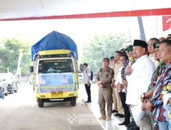 *Bentuk Kepedulian Terhadap Korban Bencana Alam, Bupati Batu Bara Lepas Keberangkatan 12 Truk Bantuan*