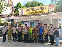 *Kapolres Simalungun Cek Langsung Satgas Banops Subsatgas Dokkes Lakukan Pemeriksaan Kesehatan di Pos Pam dan Pos Yan*