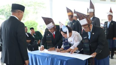 *Lantik 14 Pejabat Pimpinan Tinggi Pratama, Bupati Simalungun: Perkuat Pondasi Layanan Publik*