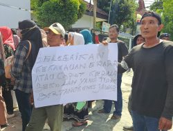 Ngadu Soal Rapor Siswa, Ratusan Wali Murid SMP Pemda 2 Kesugihan Datangi Disdikbud Cilacap