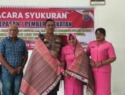 Haru! Kapolsek Tanah Jawa KOMPOL Asmon Bufitra Dilepas ke Madina, Tiga Personel Naik Pangkat: “Ini Keluarga Saya!”