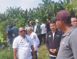 *Bupati Batu Bara Gerakkan Dinas Pertanian dan Perkebunan Kabupaten Batu Bara dan Petani Hempang Aliran Sungai Ramunia, Atasi Kekeringan Persawahan Masyarakat*