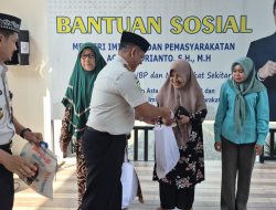 Wujud Kepedulian Sosial, Lapas Labuhan Ruku Berikan Bansos kepada Masyarakat
