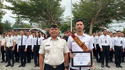 Apresiasi Dedikasi, Kalapas Labuhan Ruku Beri Penghargaan Pegawai Teladan