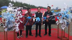 DPR RI Kaisar Beri Bantuan Perahu untuk Kelompok Nelayan di Menganti Cilacap