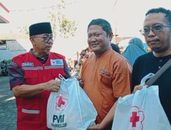 PMI Cilacap Bagi-bagi 100 Paket Sembako Jelang Lebaran