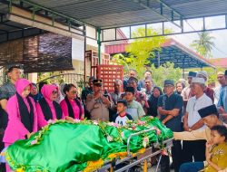 Polres Simalungun Berduka, Personel Polsek Tiga Balata Melayat ke Rumah Duka Almarhumah Tuti Andayani