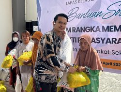 ​WUJUD KEPEDULIAN SOSIAL, LAPAS LABUHAN RUKU SALURKAN BANTUAN KEPADA MASYARAKAT DALAM RANGKA HBP KE-62