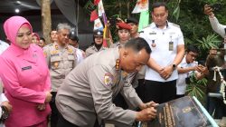*Polresta Cilacap Bangun Jembatan Merah Putih, Wujud Nyata Kepedulian Polri untuk Warga Gandrungmangu*