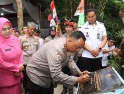 *Polresta Cilacap Bangun Jembatan Merah Putih, Wujud Nyata Kepedulian Polri untuk Warga Gandrungmangu*