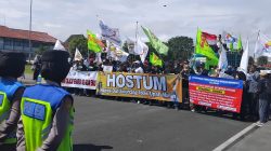 May Day, Ratusan Buruh di Cilacap Unjuk Rasa