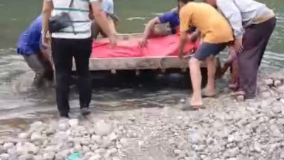 Diduga Seorang Pelajar Ditemukan Tewas Saat Berenang  di Sungai Cijalu