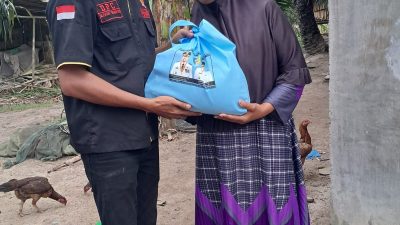Menyambut Hari Raya Idul Adha 1447 H Ketua GM Grib Jaya Batu Bara Beri Sembako Kepada Orang Yang Kurung Mampu