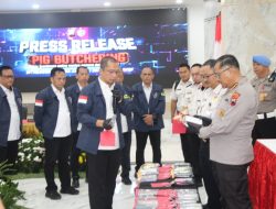 *Polda Jateng Bersama FBI Gagalkan Operasi Sindikat Penipuan Online Internasional di Solo Raya*
