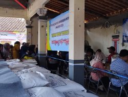 1.425 Warga Desa Kuripan Cilacap Terima Bantuan Pangan, 28 Ton Beras Disalurkan 