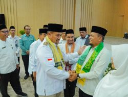 Bupati Batu Bara Tepung Tawar Jemaah Haji, Tegaskan Komitmen Tingkatkan Pelayanan Haji di Batu Bara*