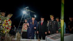 Bupati Batu Bara Hadiri Upacara Malam Taptu dan Pimpin Ziarah ke Makam Pejuang*
