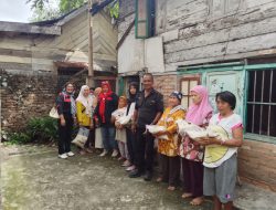 Kegiatan Rutinitas Bulanan Hefriansyah Noor Melalui KRNS Menyalurkan Bantuan Kepada warga  Kurang mampu di Kelurahan Karo Kecamatan Siantar Selatan .
