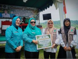 Sambut HUT ke – 81 RI, TP PKK Batu Bara  Gaungkan Gerakan Peduli Lingkungan di Danau Laut Tador*