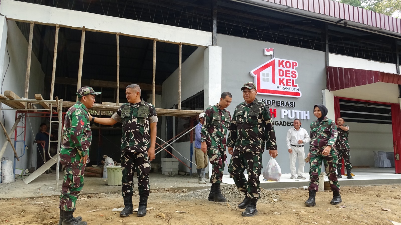 Danrem 071/Wijayakusuma Beri Pengarahan Prajurit dan Tinjau Pembangunan KDMP di Majenang