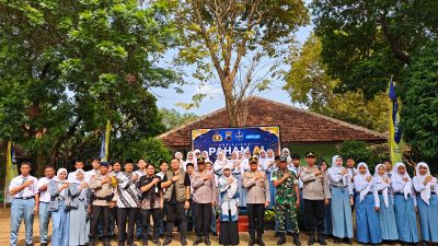 Polresta Cilacap Sosialisasikan Paham AI kepada Pelajar SMA Negeri 1 Kroya