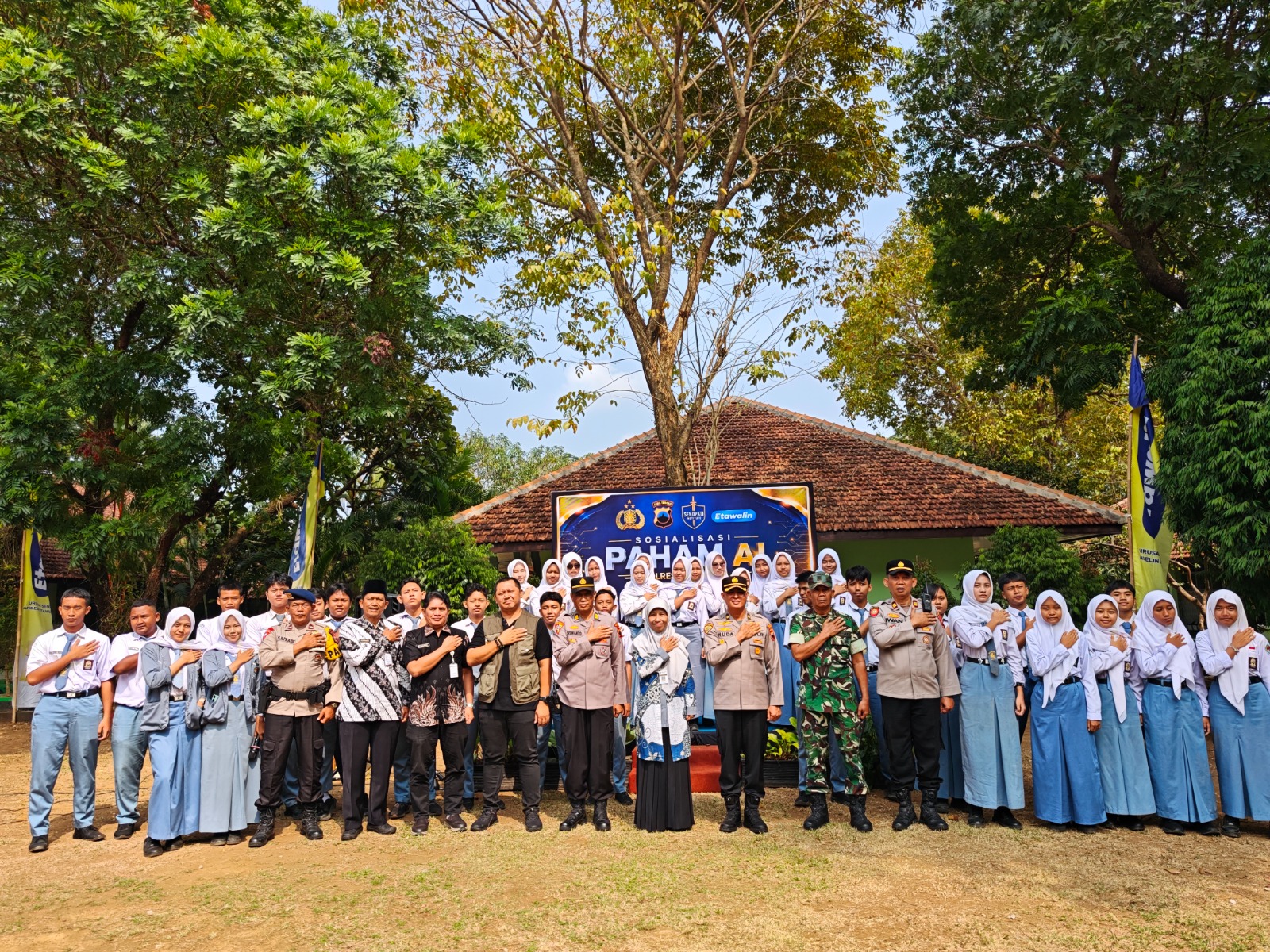 Polresta Cilacap Sosialisasikan Paham AI kepada Pelajar SMA Negeri 1 Kroya
