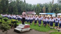 Police Go to School, Polsek Silou Kahean Beri Edukasi Lalu Lintas dan Bahaya Narkoba ke Siswa SMP Negeri 1