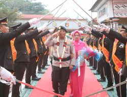 Kapolres Simalungun AKBP Dr. Hendri Nupia Dinka Barus Disambut Hangat, Pisah Sambut Polres Simalungun Berlangsung Khidmat dan Humanis