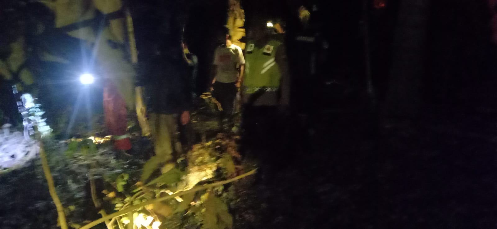 Polsek Gandrungmangu Gerak Cepat Tangani Kebakaran Lahan Warga Seluas 7.529 Meter Persegi