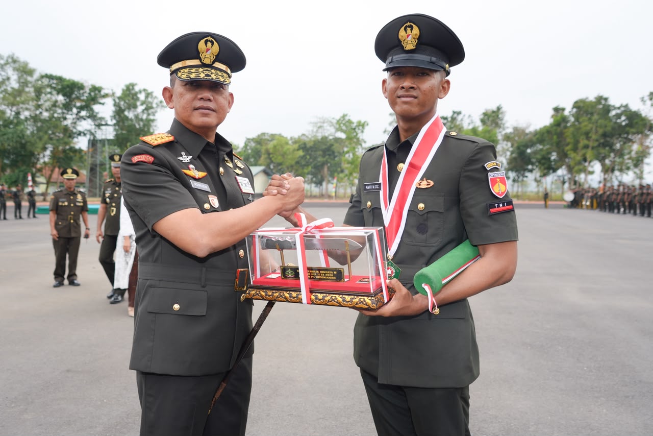 839 Prajurit TNI AD Resmi Dilantik, Pangdam IV/Diponegoro Tutup Dikmata Gelombang II 2026