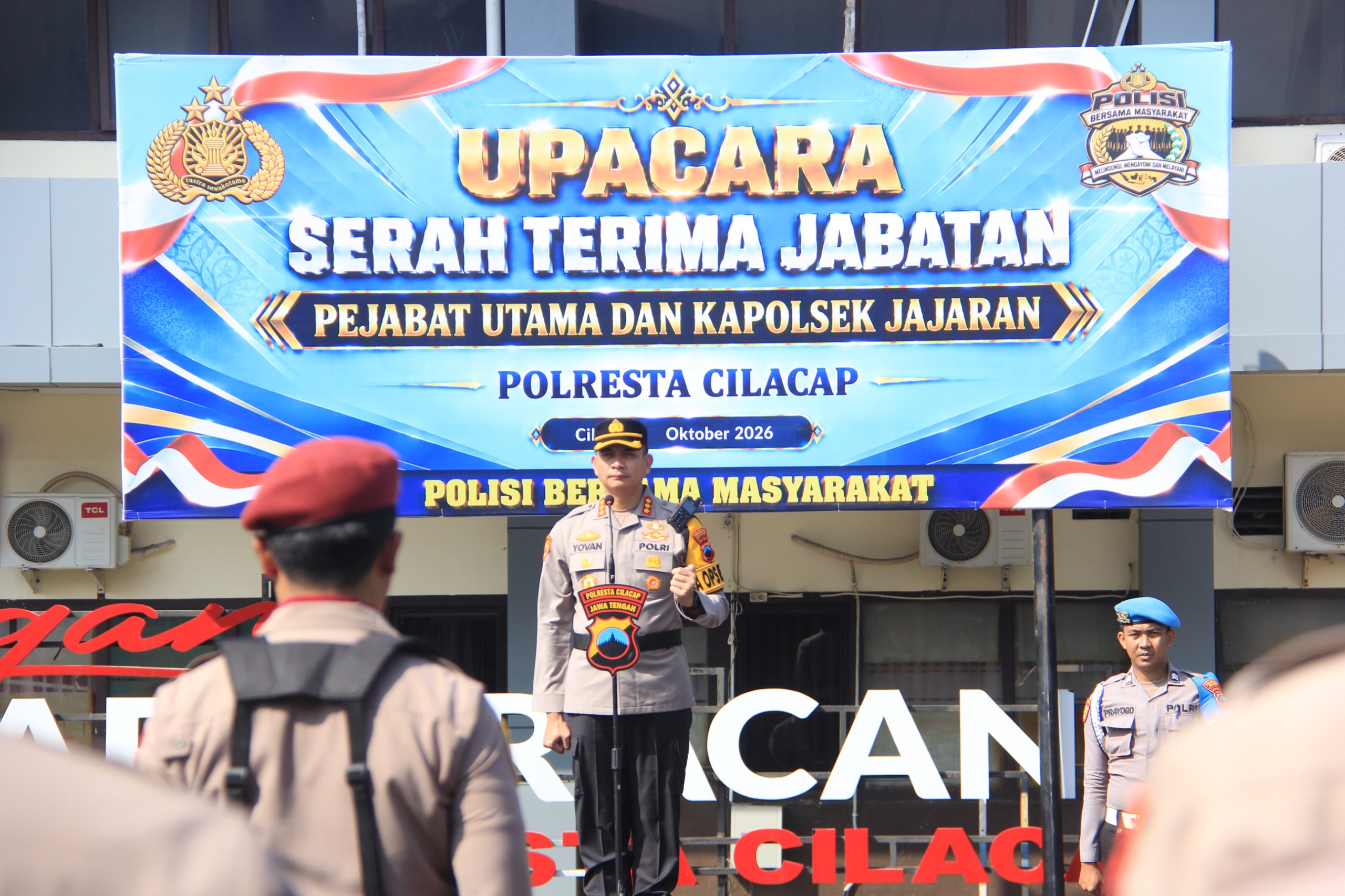 Polresta Cilacap Gelar Serah Terima Jabatan Pejabat Utama dan Kapolsek Jajaran, Kapolresta Tekankan Peningkatan Pelayanan